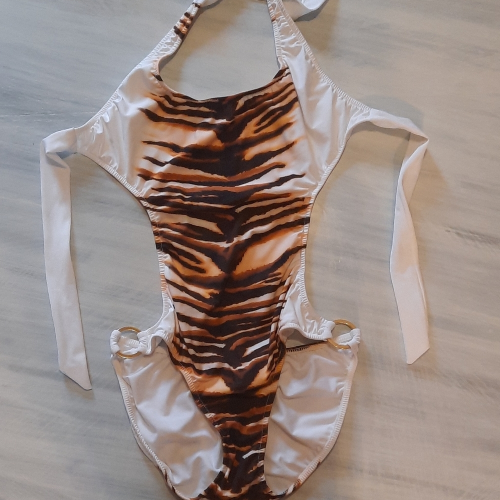 Monokini swim suit